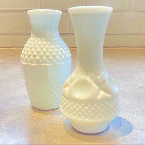 Vintage Mini milk glass bud vases 4” tall, set of 2 made in Taiwan.